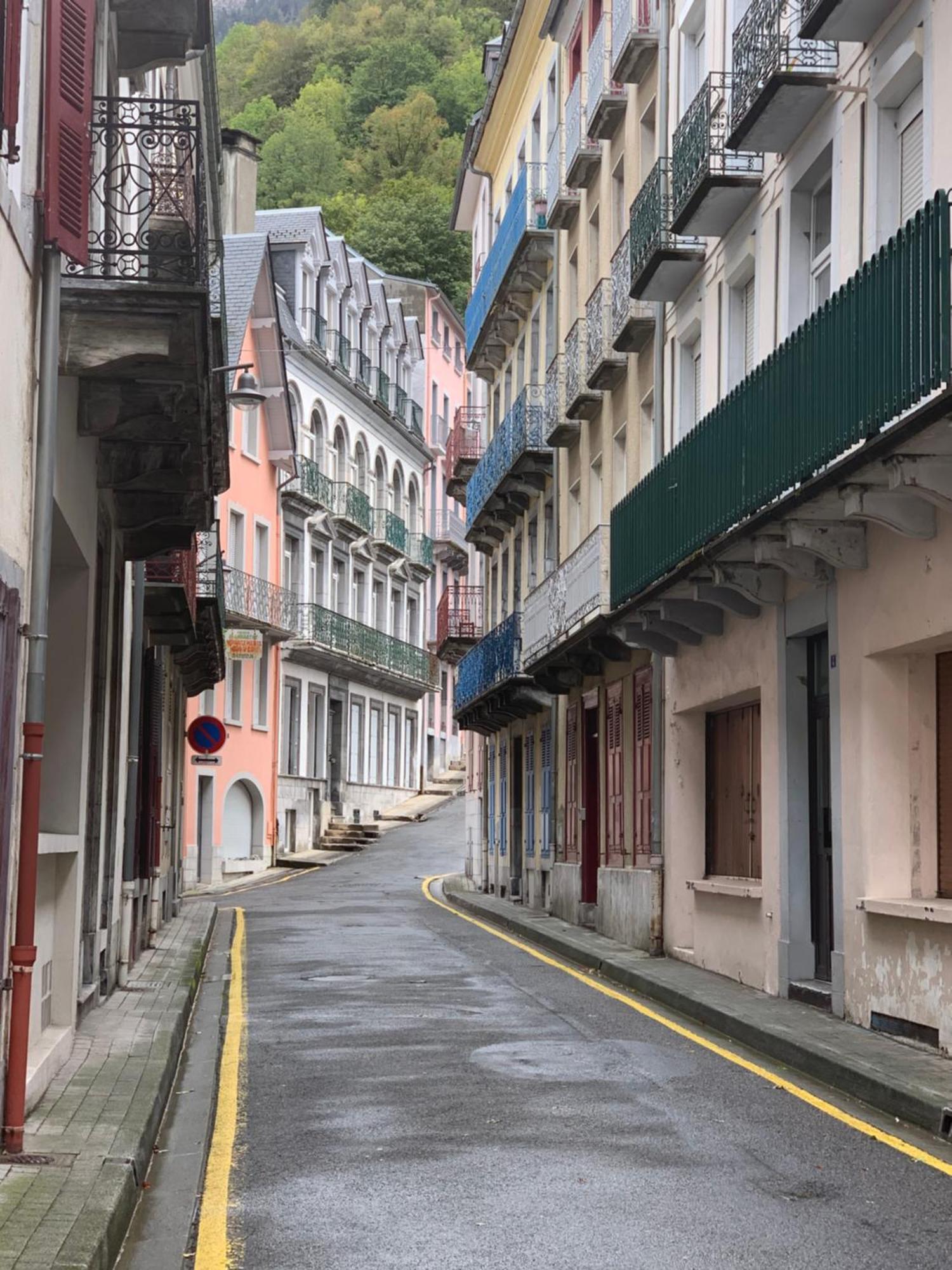 Charmant Appartement Au Calme En Plein Centre Ville Avec Wifi Et Linge De Maison Inclus Cauterets Exterior foto